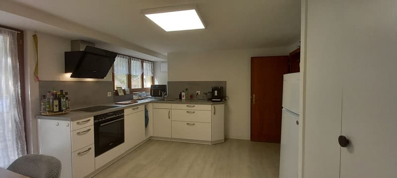 Sonnige 4.5-Zimmer-Wohnung | Balkon & Terrasse | Panoramablick | Haus-Sauna | auch als WG (8)