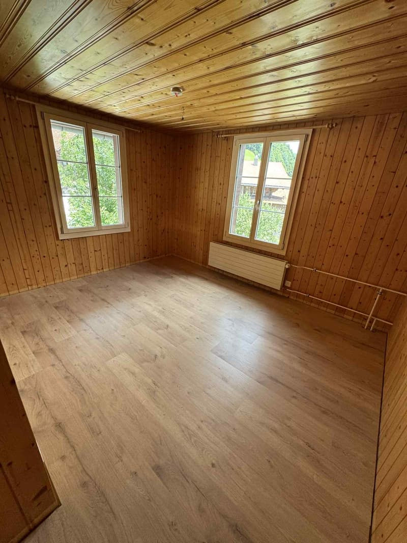 Charmante 2.5-Zimmer-Wohnung in historischem Gebäude unweit des BHF (3)