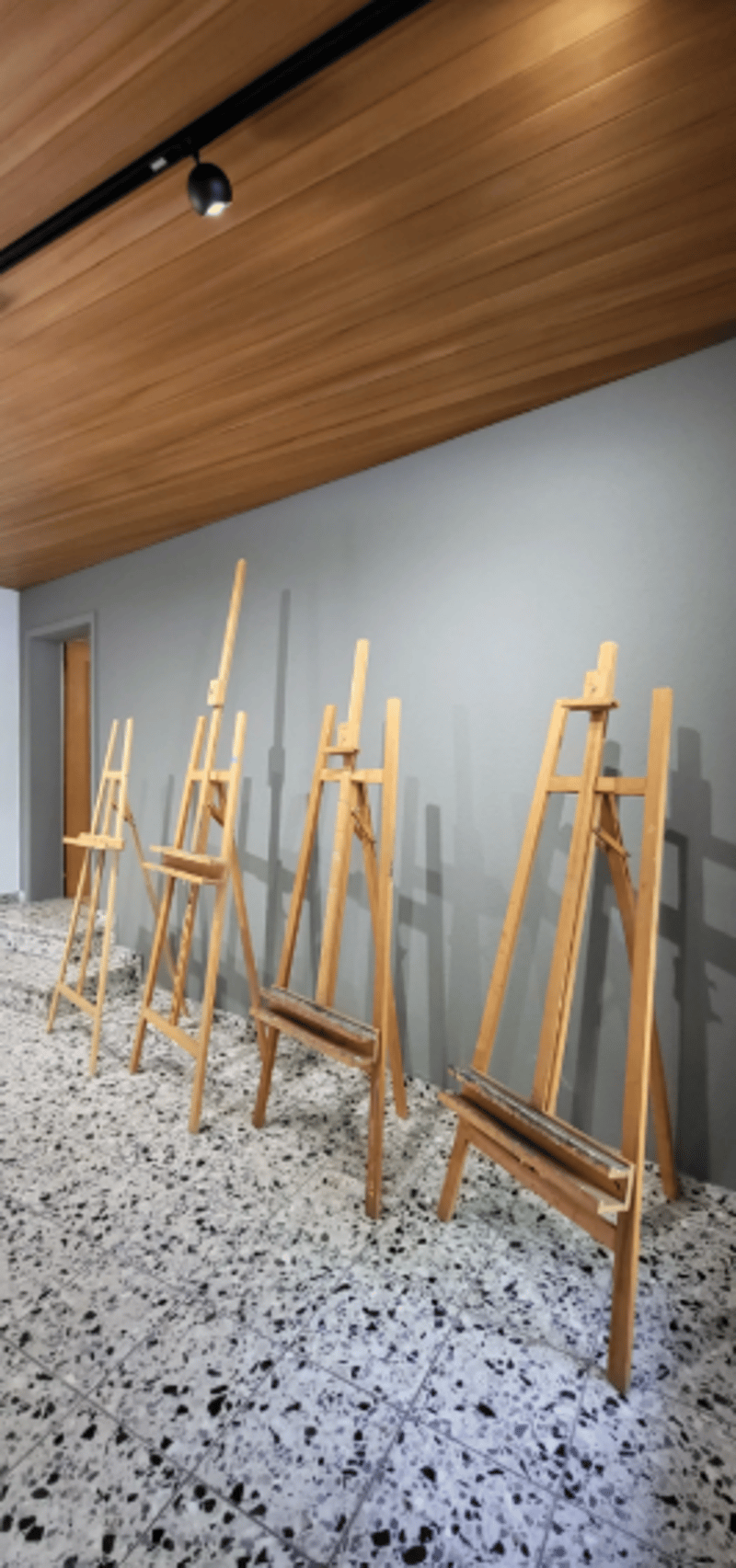 Helles Büro-/Ateliergebäude an zentraler Lage in Glarus – 165 m² sofort verfügbar (3)