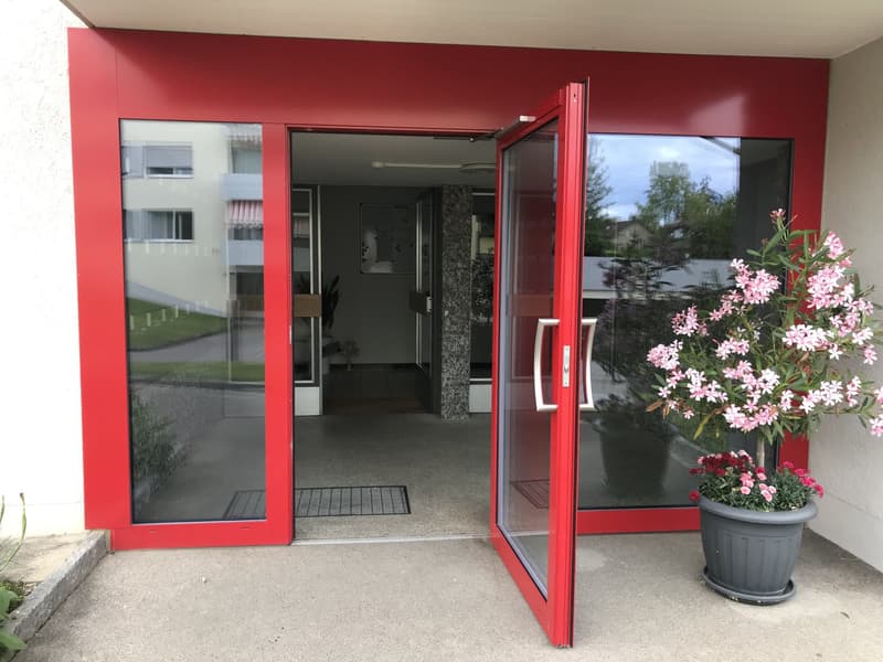 3½-Zimmer-Parterrewohnung mit Terrasse in ruhiger Lage – inkl. Aussenparkplatz zu vermieten (3)