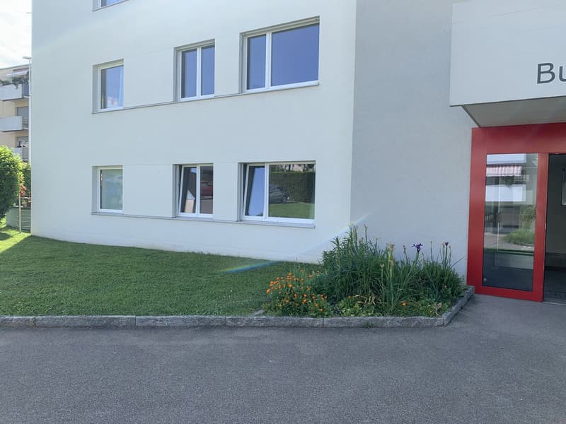 3½-Zimmer-Parterrewohnung mit Terrasse in ruhiger Lage – inkl. Aussenparkplatz zu vermieten (2)