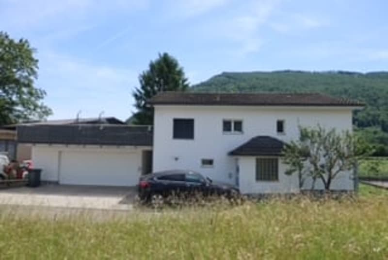 MODERNISIERTES ZWEIFAMILIENHAUS MIT 4.5- & 3.5-ZIMMER-WOHNUNG (11)