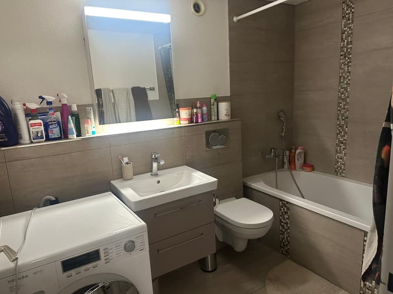 Helle 4.5-Zimmer-Wohnung mit Balkon und Lift in Reiden (6)