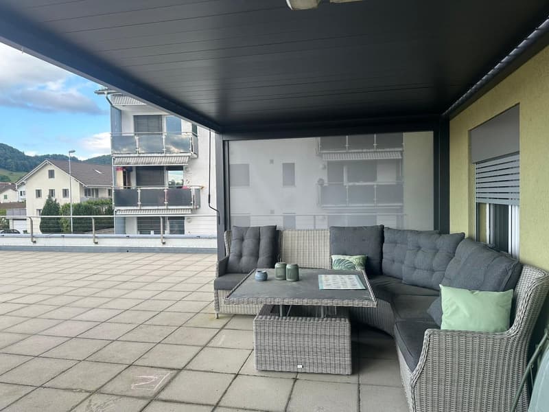 Helle 4.5-Zimmer-Wohnung mit Balkon und Lift in Reiden (5)