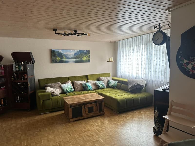 Helle 4.5-Zimmer-Wohnung mit Balkon und Lift in Reiden (3)