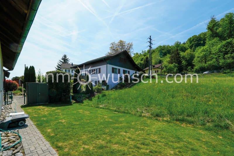 Charmantes 5 ½ Zimmer Einfamilienhaus, mit toller Gartenanlage, an erhöhter und ruhiger Wohnlage (6)