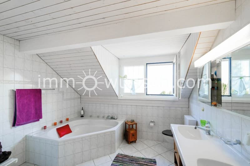 Charmantes 5 ½ Zimmer Einfamilienhaus, mit toller Gartenanlage, an erhöhter und ruhiger Wohnlage (9)