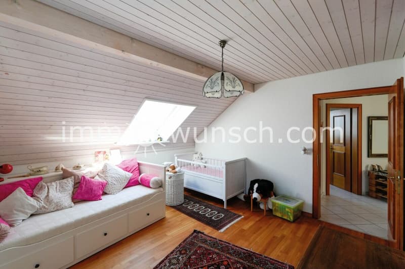 Charmantes 5 ½ Zimmer Einfamilienhaus, mit toller Gartenanlage, an erhöhter und ruhiger Wohnlage (11)