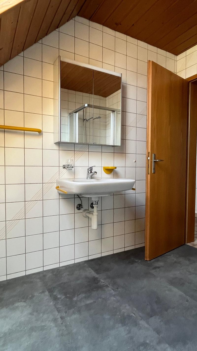1.5 Zimmerwohnung Ost mit Balkon, Dachgeschoss, mit Aufzug (8)
