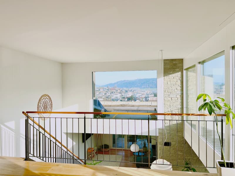 Lichtdurchflutetes 5.5-Zimmer-Haus mit Galerie, doppelter Raumhöhe und Weitsicht (4)