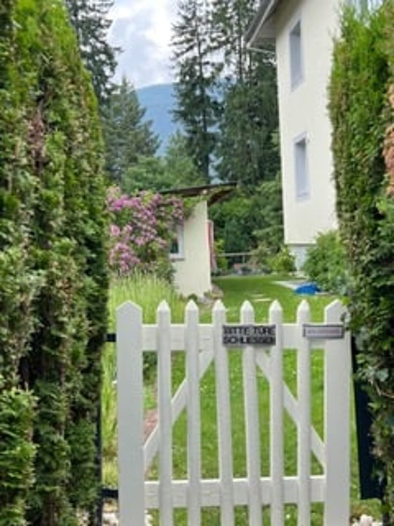 2.5-Zimmer-Wg mit grosser Süd-Terrasse + Gästehaus. Option: Mehrgenerationen-Haus (13)