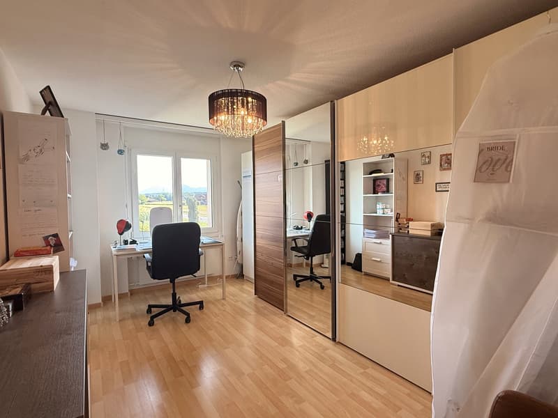 4.5-Zimmer-Wohnung im Eigentumsstandard - absolute Ruhe mit viel Grün in Hünenberg (9)