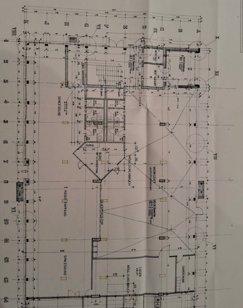 Aussergewöhnlichen Gewerbelokal im Erdgeschoss eines Gewerbegebäude (7)