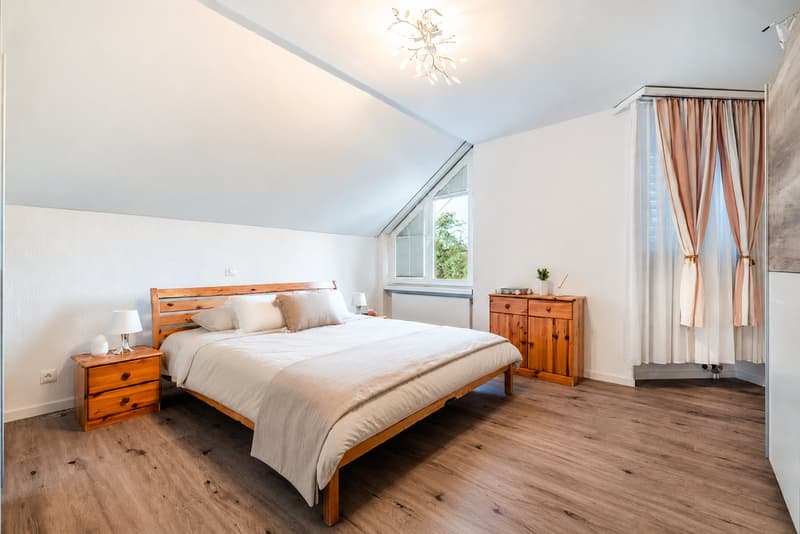 Lichtdurchflutete 4.5-Zimmer-Attika-Maisonette mit Tiefgaragenplatz, St. Gallen (7)