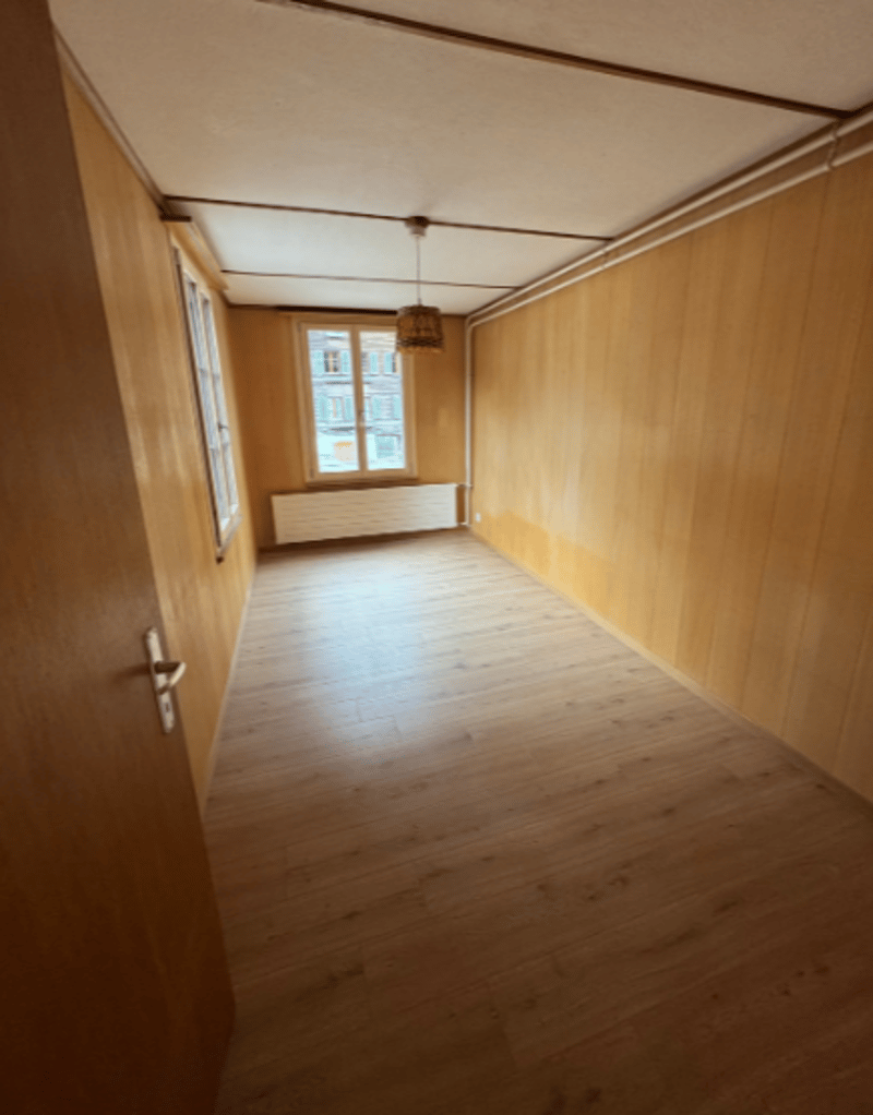 Charmante 5.5-Zimmer-Wohnung in historischem Gebäude unweit des BHF (10)