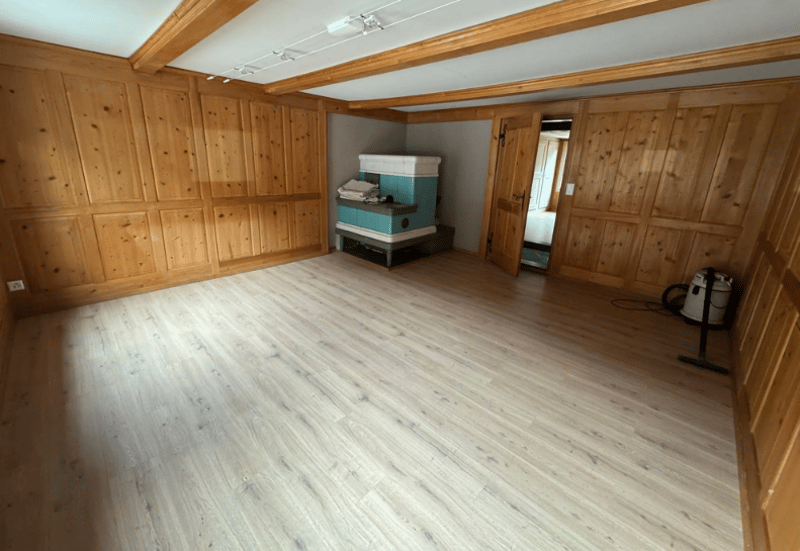 Charmante 5.5-Zimmer-Wohnung in historischem Gebäude unweit des BHF (7)