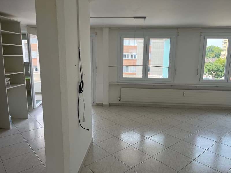 Geräumige 5.5-Zimmer-Wohnung an der Hauptstrasse in Biberist –sofort verfügbar!" (4)