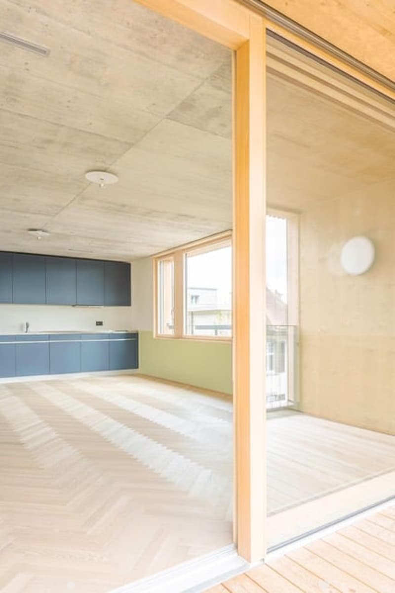 Helle 3.5 Zi.-Wohnung mit Seesicht & grossem Balkon (3)