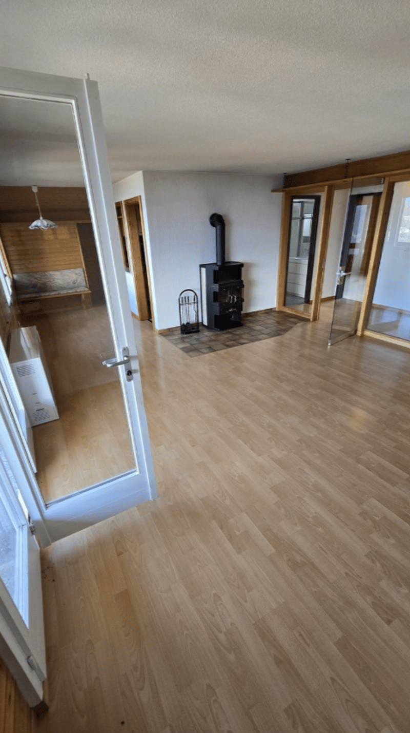 Grosszügige 3-Zimmer-Wohnung mit traumhafter See- und Bergsicht (11)