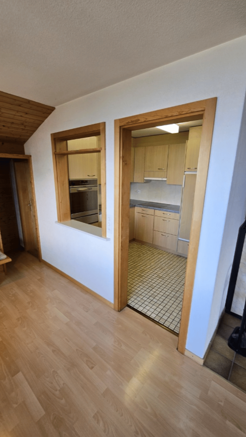 Grosszügige 3-Zimmer-Wohnung mit traumhafter See- und Bergsicht (14)