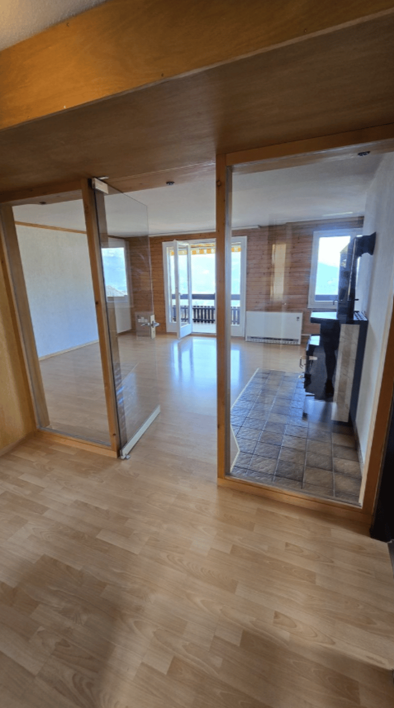 Grosszügige 3-Zimmer-Wohnung mit traumhafter See- und Bergsicht (9)