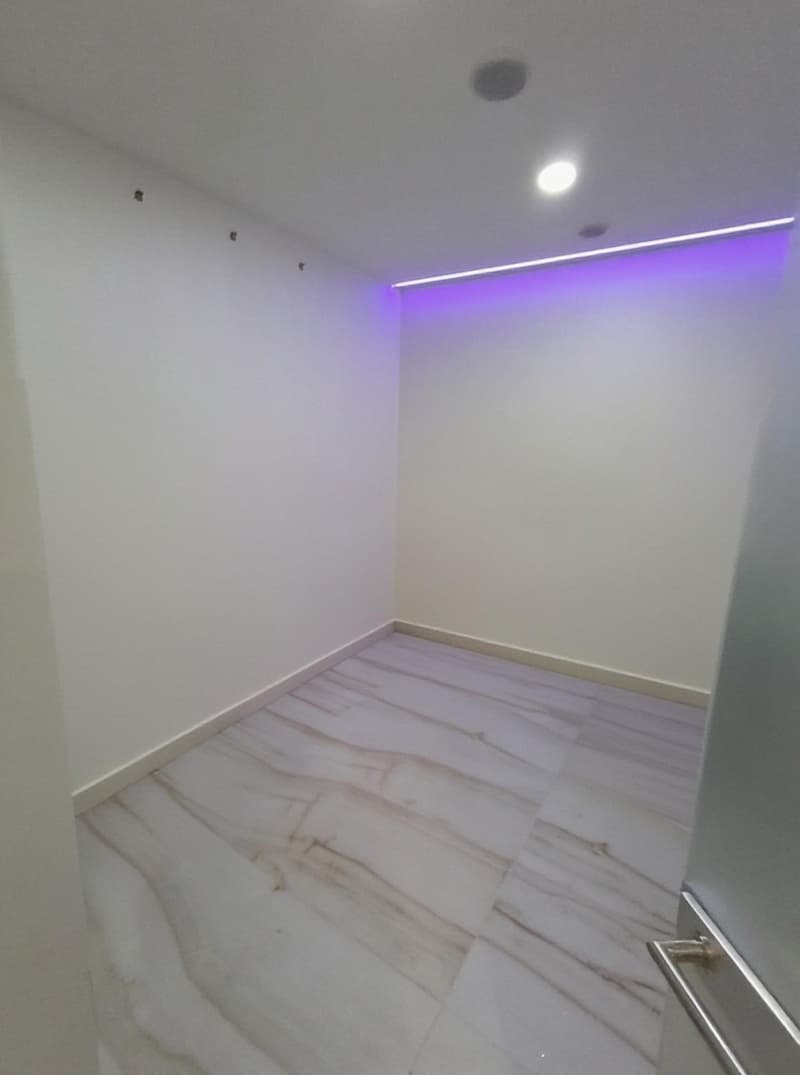 Behandlungsräume & Mietplatz vor Schaufenster im Kosmetikstudio - einzeln oder mehrere mietbar (2)