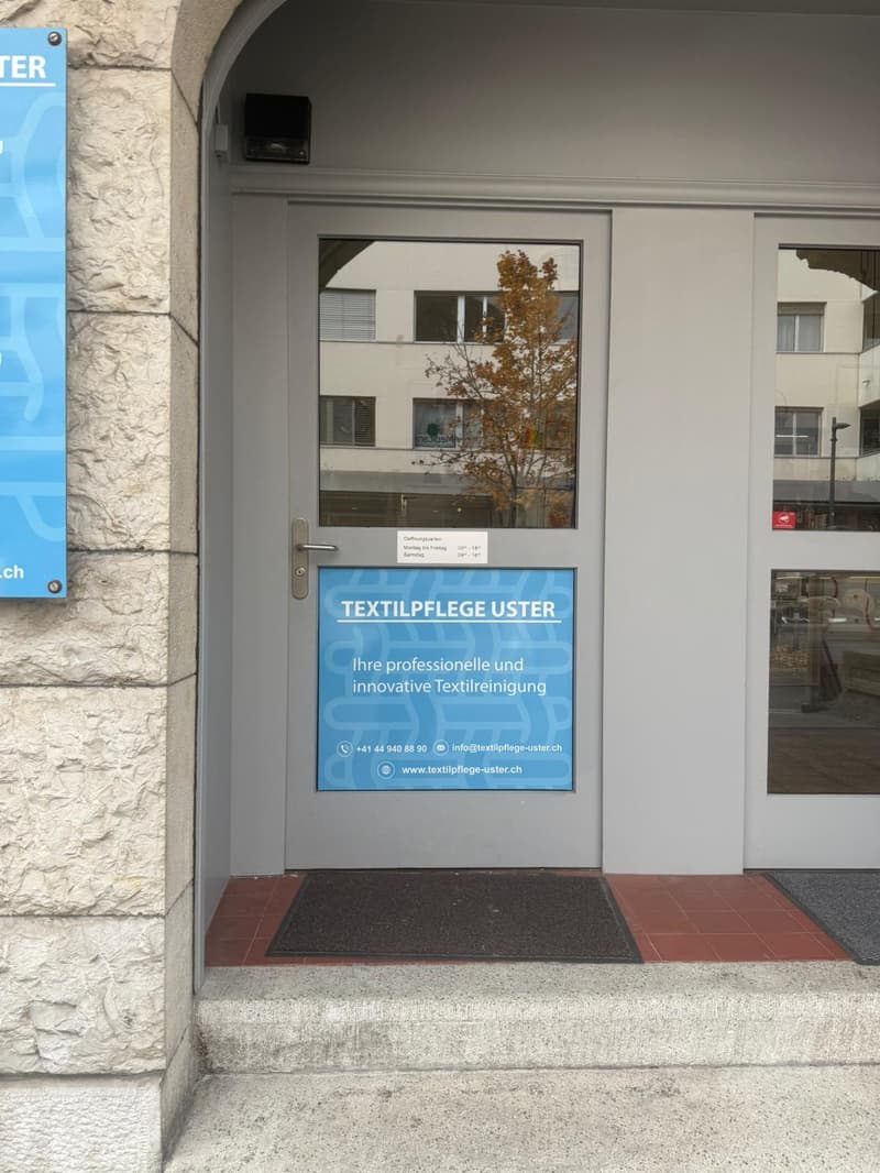 Vielseitige 3.5-Zimmer-Geschäftsräume an zentraler Lage in Uster (2)
