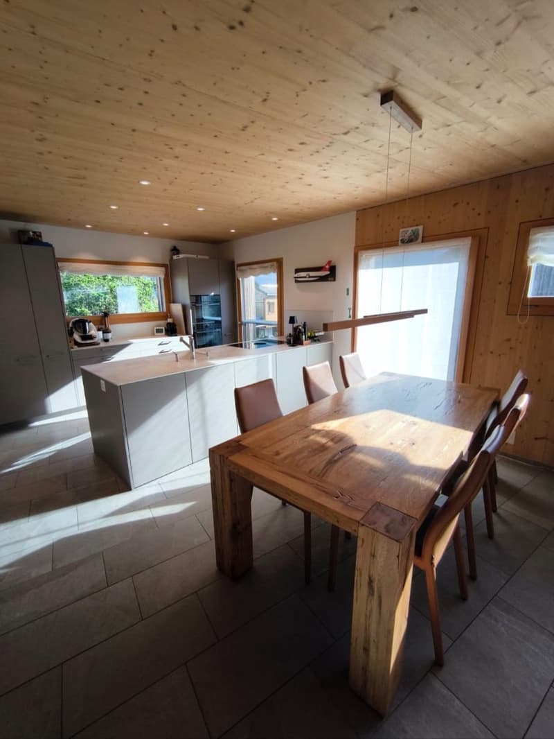 Modernes, freistehendes 6 1/2 Zimmer- Holzhaus mit Seesicht/Ufernähe (7)