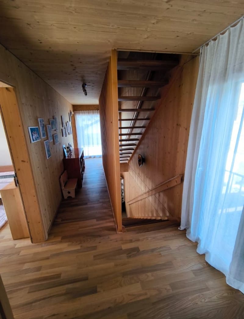 Modernes, freistehendes 6 1/2 Zimmer- Holzhaus mit Seesicht/Ufernähe (26)