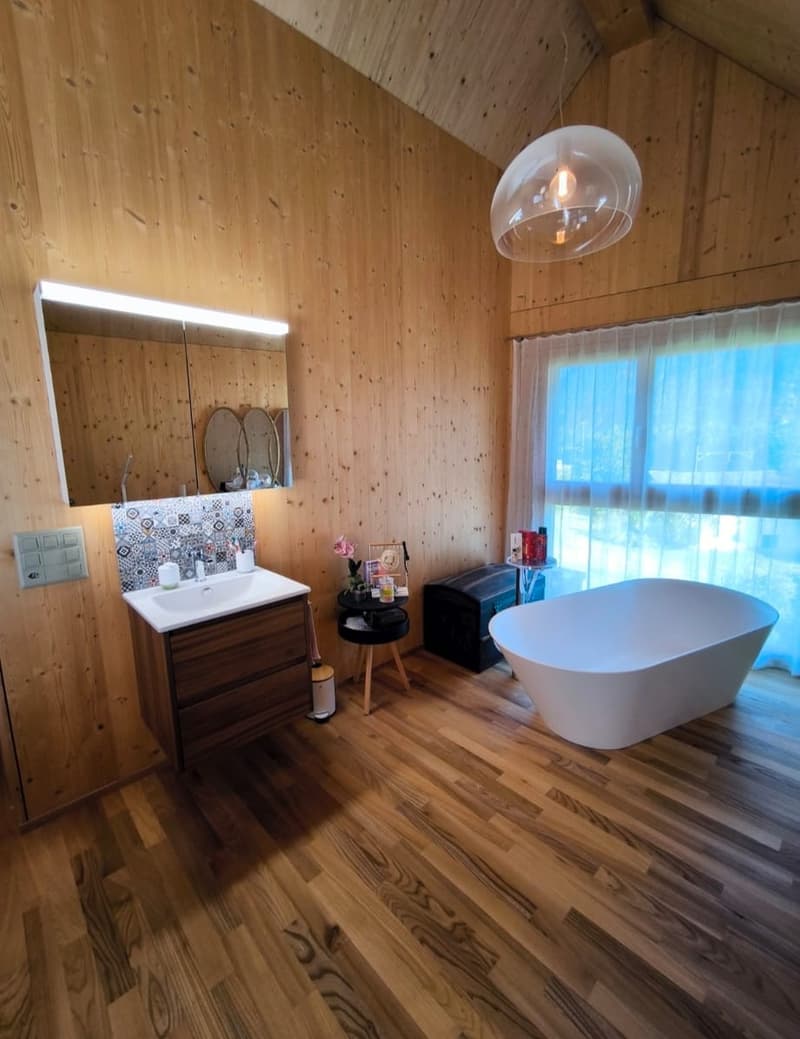 Modernes, freistehendes 6 1/2 Zimmer- Holzhaus mit Seesicht/Ufernähe (25)