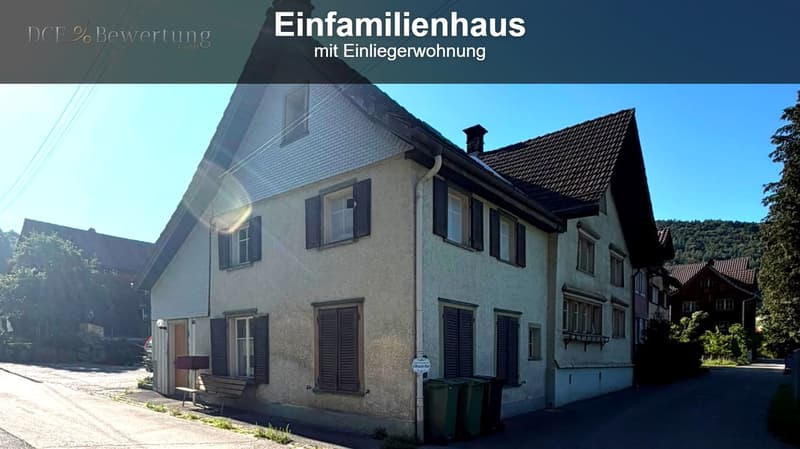 Grosszügiges Einfamilienhaus mit viel Potenzial in Berneck (1)