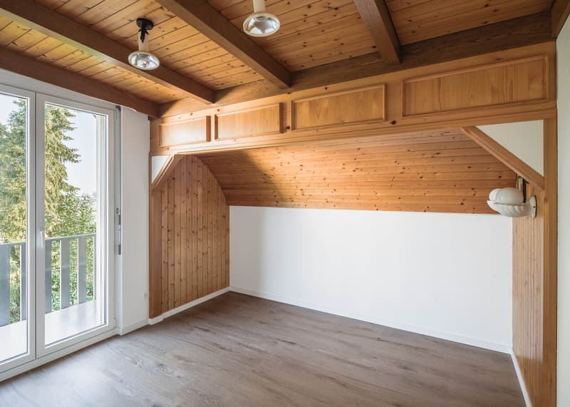Erstvermietung nach Umbau: 5.5-Zimmer-Doppeleinfamilienhaus mit Bodenseesicht in Wittenbach (12)