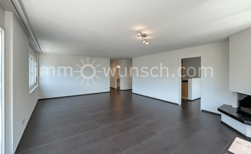 Exklusive 4 ½ Zi. EGTW mit traumhafter Seesicht in Walchwil (3)