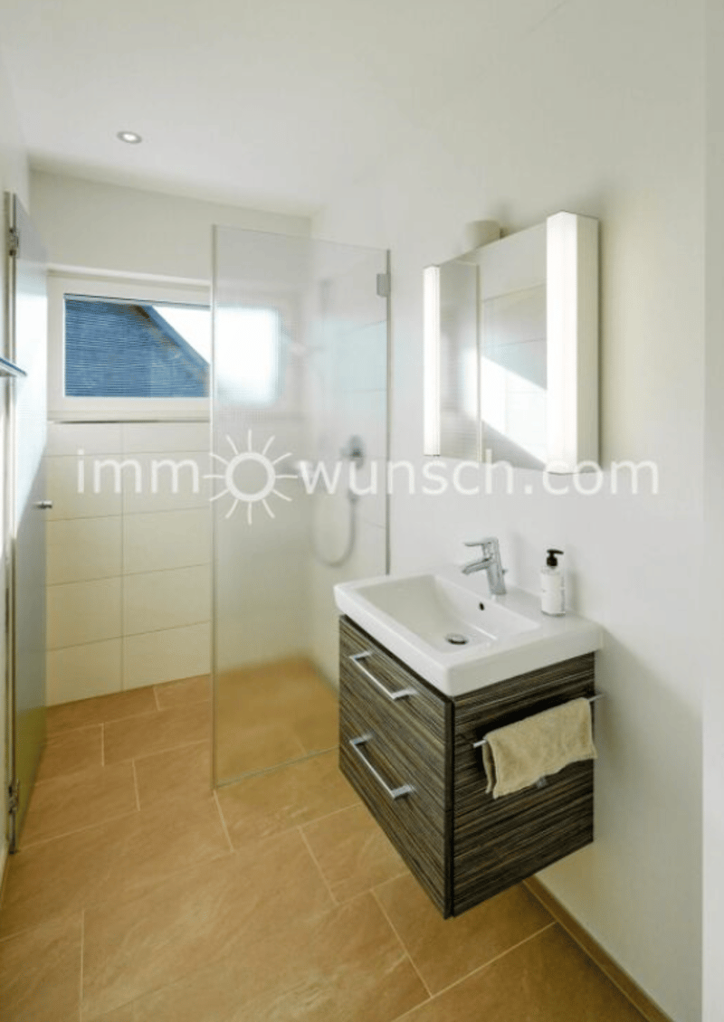 Bijou 4 ½ Zimmer Dach-Eigentumswohnung (8)