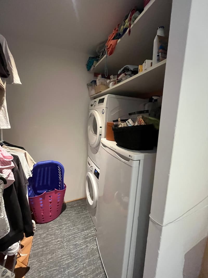 Charmante 2.5-Zimmer-Dachwohnung an sonniger Lage in Uetikon am See (11)