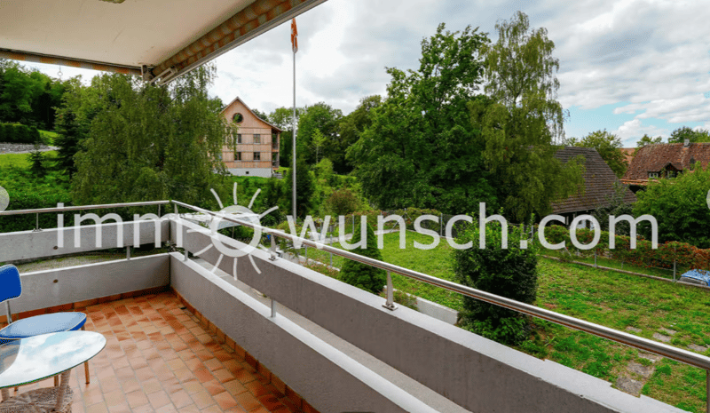 Helle 5.5-Zimmer-Wohnung mit Balkon und Doppelgaragenbox in Baar (2)