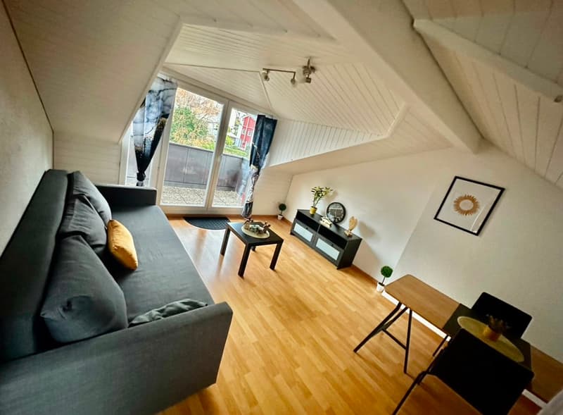 Schöne kleine möblierte 2-Zimmer-Dachwohnung mit Balkon – 8852 Altendorf (12)
