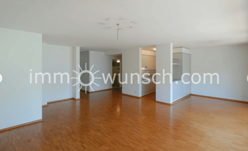 Helle, sowie grosszügige 3 ½ Zi. Eigentumswohnung mit gedecktem Balkon und Aussicht auf den Weiher (6)