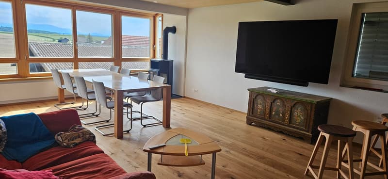 Helle 3.5-Zimmer-Wohnung mit Balkon in Rosshäusern – ab sofort verfügbar! (1)