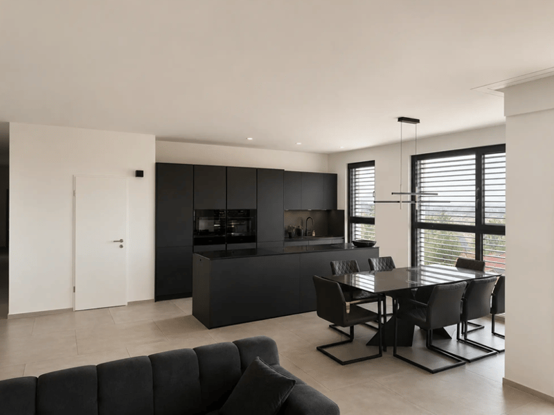 Exklusive 5.5-Zimmer-Wohnung mit beeindruckendem 180°-Panoramablick (4)