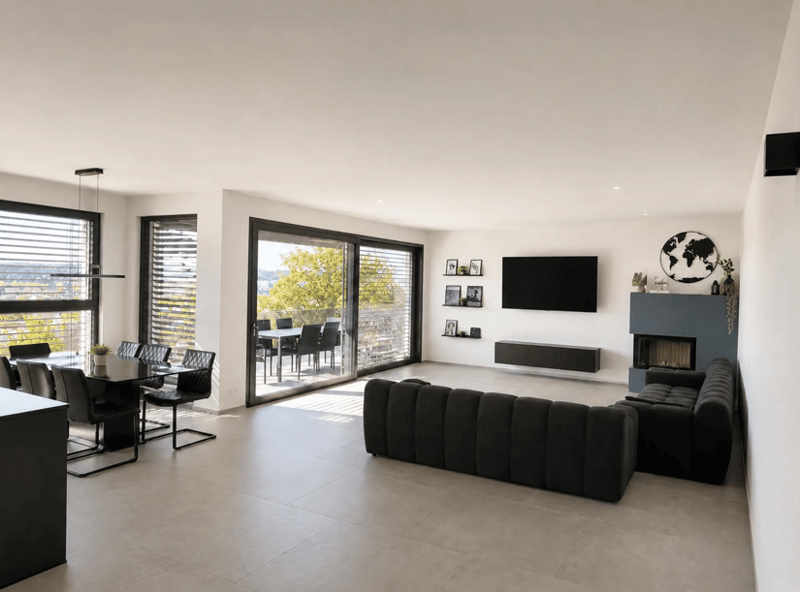 Exklusive 5.5-Zimmer-Wohnung mit beeindruckendem 180°-Panoramablick (2)