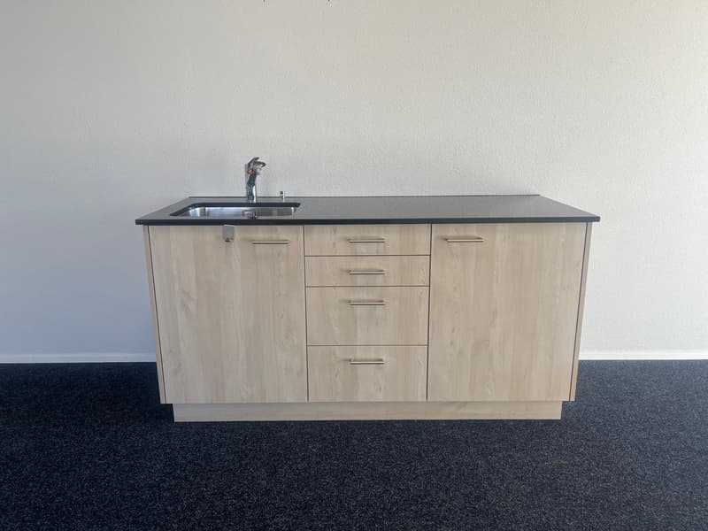 Modernes 105 m² Büro mit grossem Balkon in Ellikon an der Thur (4)
