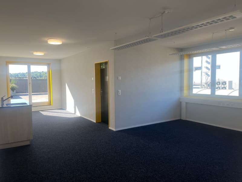 Modernes 105 m² Büro mit grossem Balkon in Ellikon an der Thur (6)