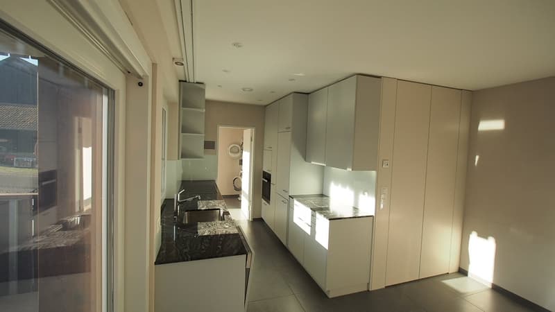 Zu vermieten 4 1/2 Zimmer Wohnung 1. Etage (12)