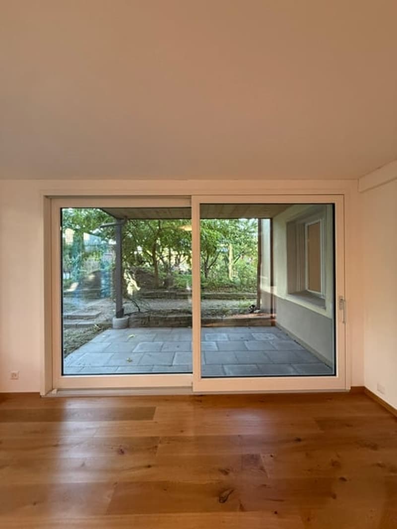 Erstvermietung nach Renovation, grosszügige 3.5-Zimmer-EG-Wohnung mit Terrasse und Garten (8)