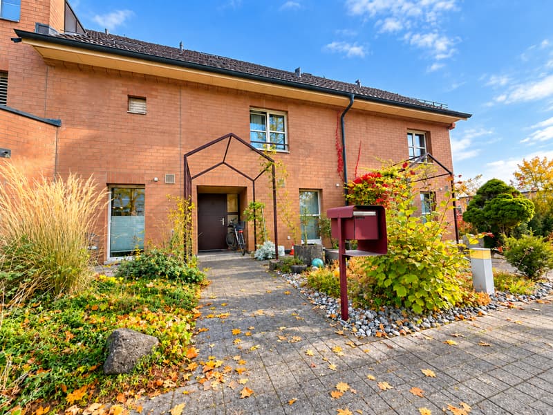 IHR NEUES ZUHAUSE IN KLOTEN GROSSZÜGIGES WOHNEN & GARTENIDYLLE (17)