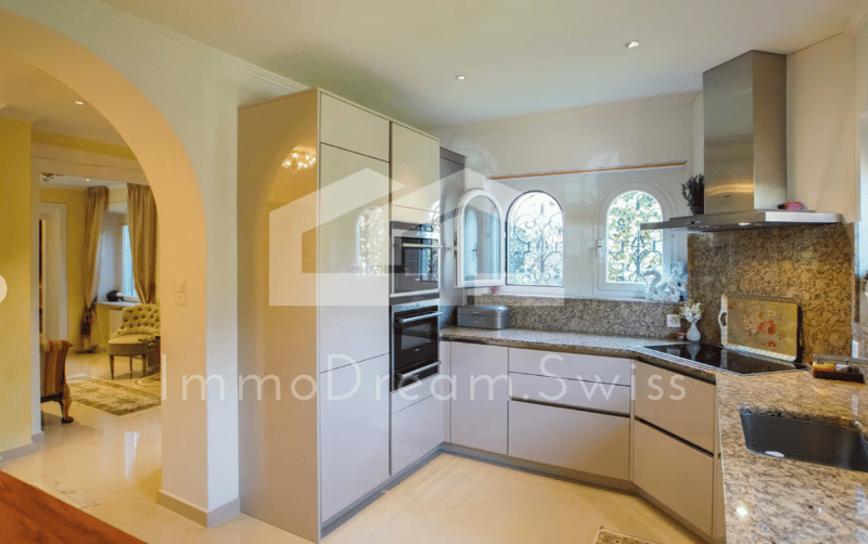 Ascona: 6.5 Zi. Villa mit Pool, Gartenanlage und 2. Wohnsitz (7)