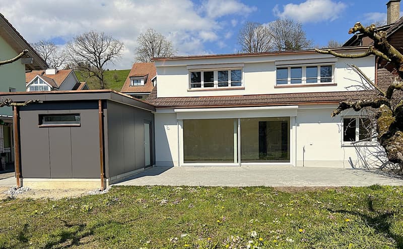 Stilvoll wohnen am Dorfbach – komplett renoviertes Einfamilienhaus (2)