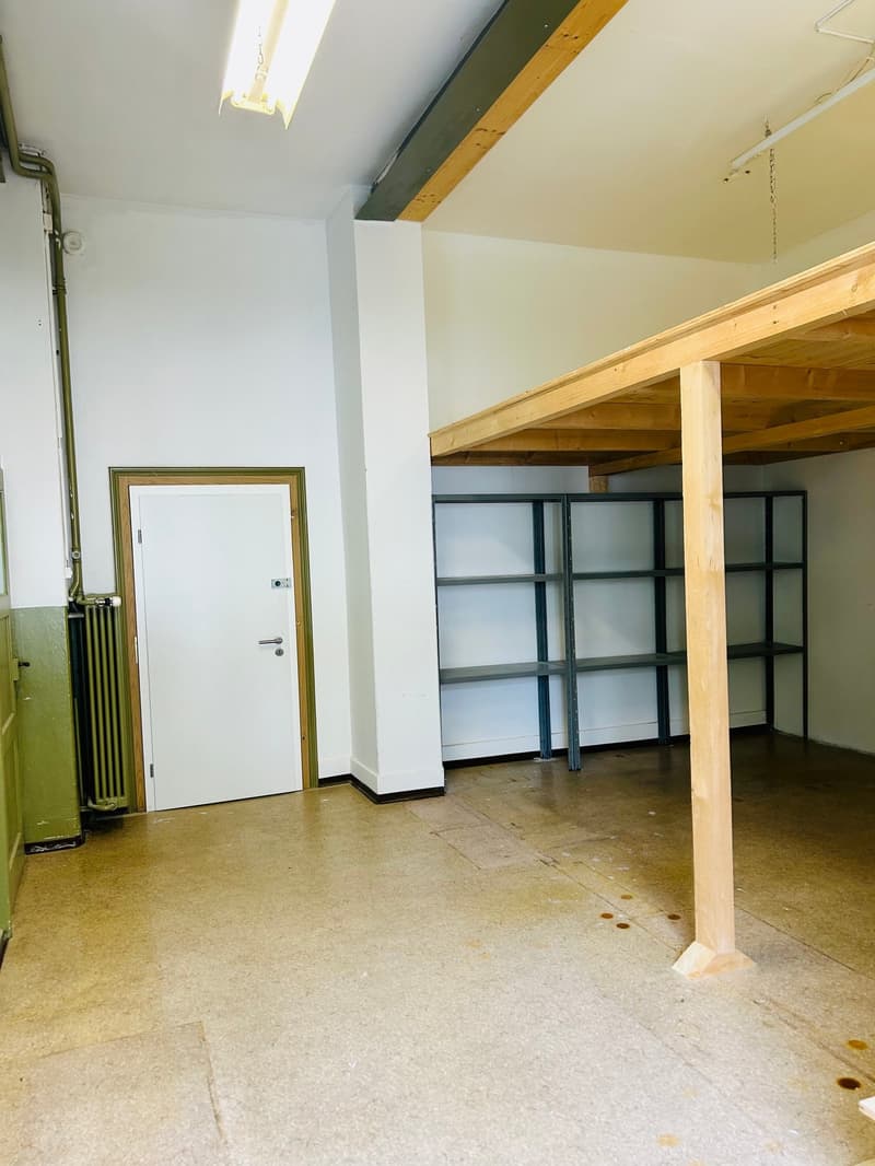 Büro und Lagerraum (2)