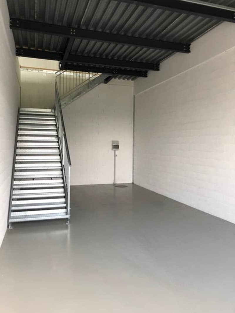 Gewerbe & Garagenbox für Ihr Business mit XXL Sektionaltor (11)